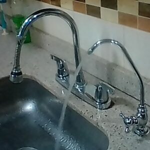 UV-310 / Purificador con Filtros de Agua 3×10 con Luz Ultravioleta Desinfectante, Tendencia en el 2026