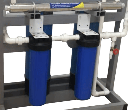 Foto-Com-CortMedia Luz-UV mas 2 Carcasas BIG-BLUE 20 Instaladas en Equipo Industrial No1